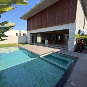 Sobrado à venda no Jardins Itália com 4 suítes e 522 m²