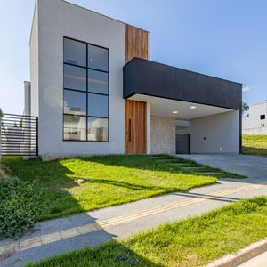 Casa Térrea 03 Suítes Jardins Bolonha com energia solar