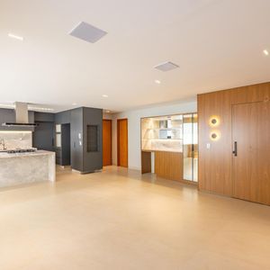 Apartamento à venda no Residencial Serra Dourada com 3 suítes, no Jardim Goiás