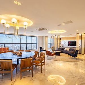 Apartamento mobiliado no Kingdom Park com 482 m² e 4 suítes