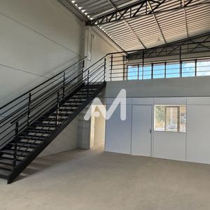 Pavilhão com 309m² e 1 dormitório no bairro Floresta em Lajeado para Alugar