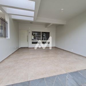 Sobrado com 124m² e 3 dormitórios no bairro Universitário em Lajeado para Alugar