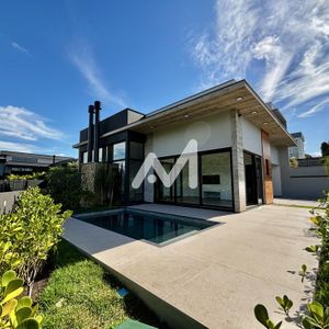 Casa e 3 dormitórios no bairro Universitário em Lajeado para Comprar
