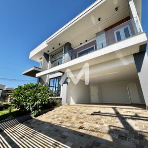 Casa com 262m² e 3 dormitórios no bairro Universitário em Lajeado para Comprar