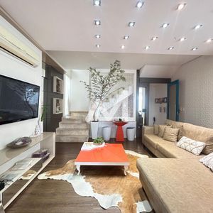 Casa com 266m² e 3 dormitórios no bairro Universitário em Lajeado para Comprar