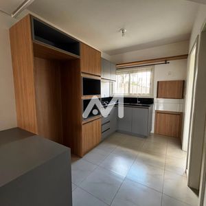 Sobrado com 100m² e 2 dormitórios no bairro Universitário em Lajeado para Alugar