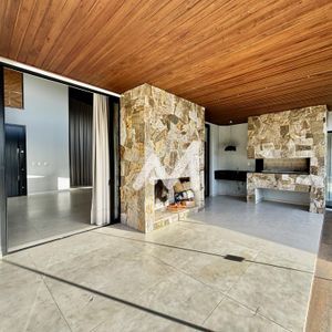 Casa com 250m² e 3 dormitórios no bairro Universitário em Lajeado para Comprar