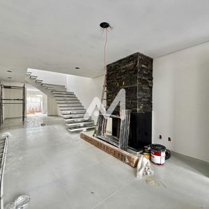 Sobrado com 142m² e 2 dormitórios no bairro Universitário em Lajeado para Comprar