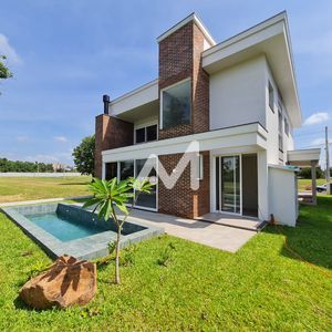 Casa de Condomínio com 302m² e 4 dormitórios no bairro Conventos em Lajeado para Comprar