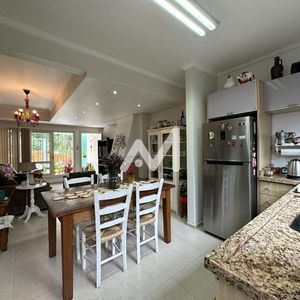 Sobrado com 120m² e 3 dormitórios no bairro Universitário em Lajeado para Comprar