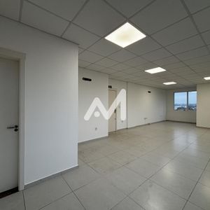 Sala Comercial com 50m² no bairro Centro em Lajeado para Comprar
