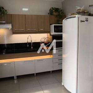 Sobrado com 74m² e 2 dormitórios no bairro Conventos em Lajeado para Comprar