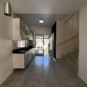 Sobrado com 71m² e 2 dormitórios no bairro Universitário em Lajeado para Comprar ou Alugar