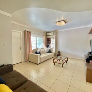 Sobrado com 148m² e 3 dormitórios no bairro Universitário em Lajeado para Comprar