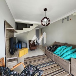 Sobrado e 2 dormitórios no bairro Capão Novo em Capão da Canoa para Comprar