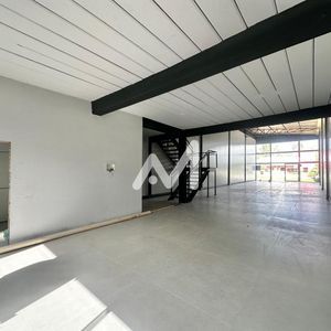 Pavilhão com 291m² e 1 dormitório no bairro Conventos em Lajeado para Comprar ou Alugar
