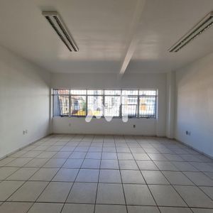 Sala Comercial com 80m² no bairro Centro em Lajeado para Alugar