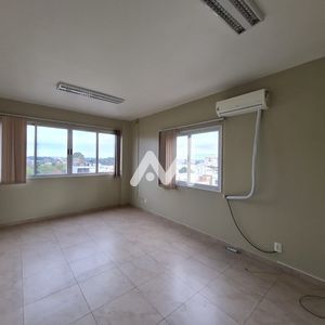 Sala Comercial com 33m² no bairro Centro em Lajeado para Comprar ou Alugar