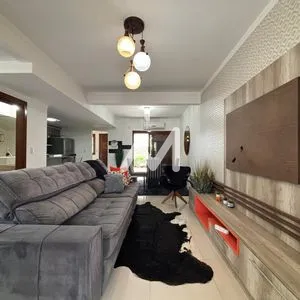 Sobrado com 111m² e 3 dormitórios no bairro Universitário em Lajeado para Alugar