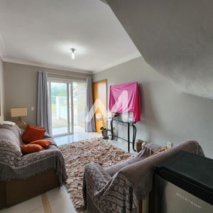 Sobrado e 2 dormitórios no bairro Capão Novo em Capão da Canoa para Comprar