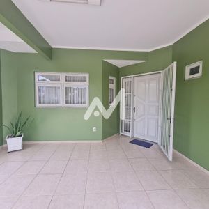 Sobrado com 110m² e 3 dormitórios no bairro Universitário em Lajeado para Alugar