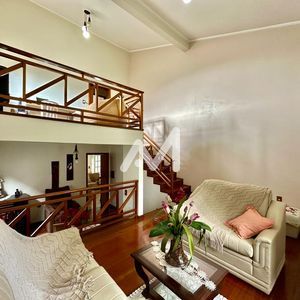 Casa com 284m² e 4 dormitórios no bairro Campestre em Lajeado para Comprar