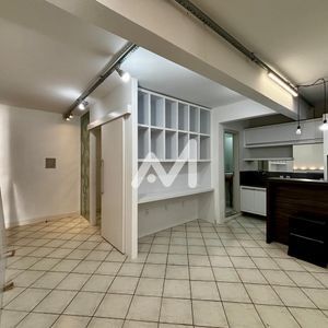 Sala Comercial com 75m² no bairro Centro em Lajeado para Comprar ou Alugar