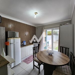 Sobrado e 2 dormitórios no bairro Capão Novo em Capão da Canoa para Comprar