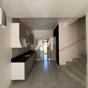 Sobrado com 71m² e 2 dormitórios no bairro Universitário em Lajeado para Comprar