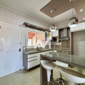 Sobrado com 78m² e 2 dormitórios no bairro Universitário em Lajeado para Comprar