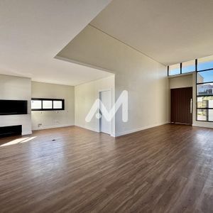 Casa com 216m² e 3 dormitórios no bairro Carneiros em Lajeado para Comprar