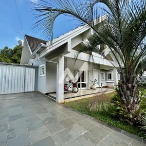 Casa com 140m² e 3 dormitórios no bairro Universitário em Lajeado para Comprar