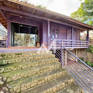 Casa Comercial com 198m² e 8 dormitórios no bairro Centro em Lajeado para Comprar ou Alugar