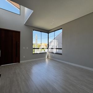 Casa com 190m² e 3 dormitórios no bairro Universitário em Lajeado para Comprar