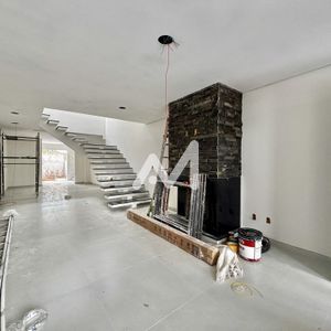 Sobrado com 142m² e 2 dormitórios no bairro Universitário em Lajeado para Comprar