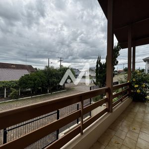 Casa com 240m² e 4 dormitórios no bairro Universitário em Lajeado para Alugar