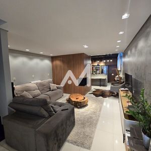 Sobrado com 113m² e 3 dormitórios no bairro Universitário em Lajeado para Comprar