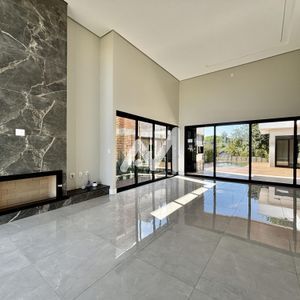 Casa de Condomínio com 207m² e 3 dormitórios no bairro Jardim Botânico em Lajeado para Comprar