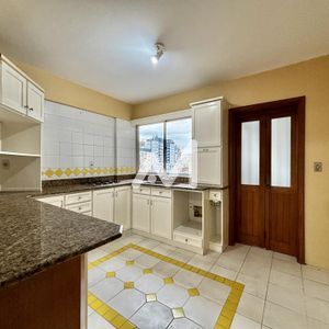 Apartamento com 95m² e 2 dormitórios no bairro Centro em Lajeado para Comprar
