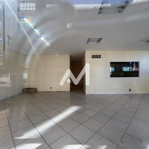 Loja com 299m² no bairro Centro em Lajeado para Alugar