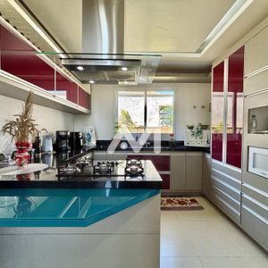 Casa com 302m² e 3 dormitórios no bairro Bom Pastor em Lajeado para Comprar