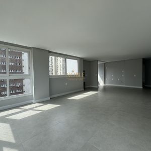 Apartamento com 90m², 2 dormitórios, 2 suítes, 2 vagas no Maui Residencial em Torres para Comprar