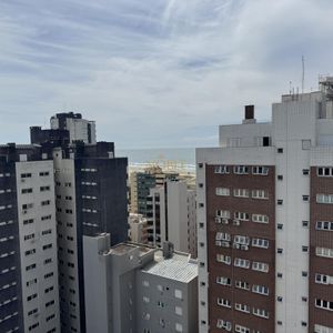 Apartamento com 77m², 2 dormitórios, 1 suíte, 1 vaga no Maui Residencial em Torres para Comprar