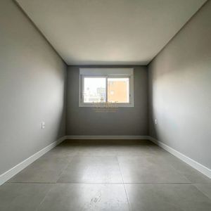 Apartamento com 77m², 2 dormitórios, 1 suíte, 2 vagas no Maui Residencial em Torres para Comprar