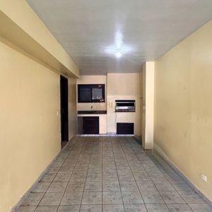 Casa com 420m², 5 dormitórios, 3 suítes, 1 vaga no bairro Centro em Torres para Comprar