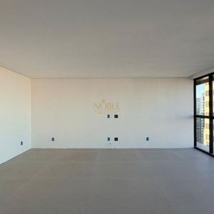 Apartamento com 200m², 3 dormitórios, 3 suítes, 3 vagas no Vanguard em Torres para Comprar