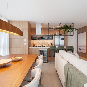 Apartamento com 109m², 3 dormitórios, 1 suíte, 2 vagas no Urban em Torres para Comprar