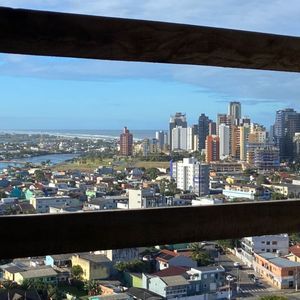 Apartamento com 88m², 3 dormitórios, 1 suíte, 1 vaga no Dell Ville em Torres para Comprar