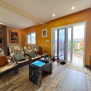 Casa com 180m², 3 dormitórios, 2 suítes, 2 vagas no bairro Caravelle em Passo de Torres para Comprar