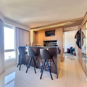 Apartamento com 249m², 4 dormitórios, 4 suítes, 4 vagas no Graziela em Torres para Comprar